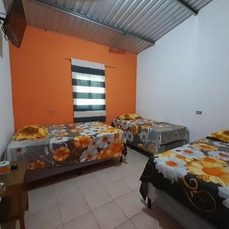 Hotel El Pez Dorado Rio Dulce Town Exteriér fotografie
