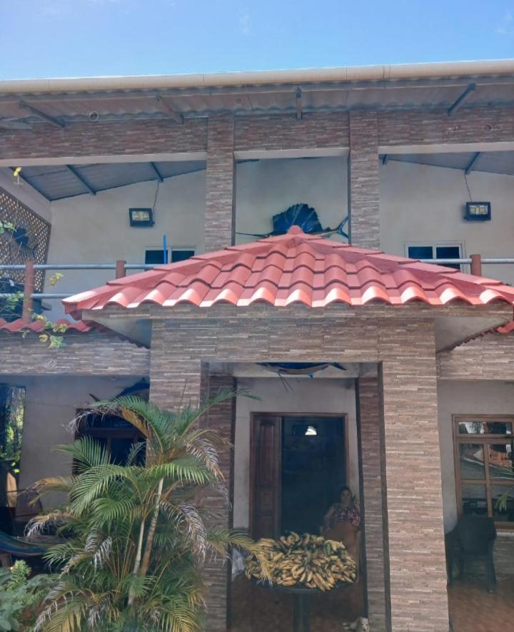 Hotel El Pez Dorado Rio Dulce Town Exteriér fotografie
