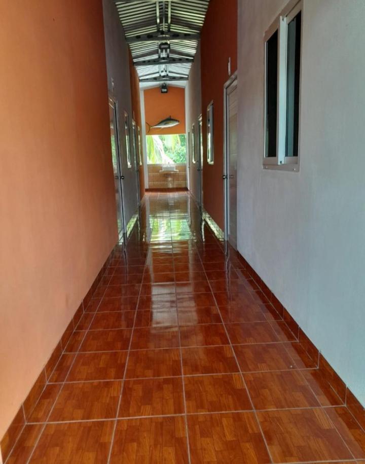 Hotel El Pez Dorado Rio Dulce Town Exteriér fotografie